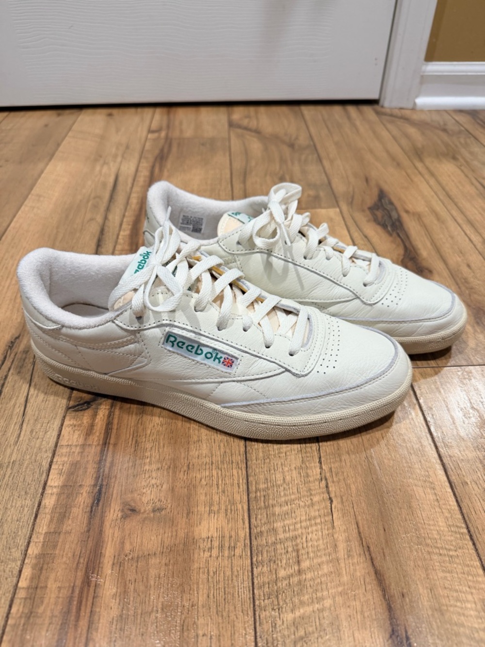 Men’s Reebok Club C 85 Vintage Leather Low-Top Sneakers in Glen Green and Chalk